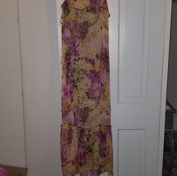 Ladies dress - Picture 2 of 2